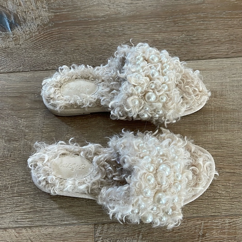 Cutest cozy slippers with pearls